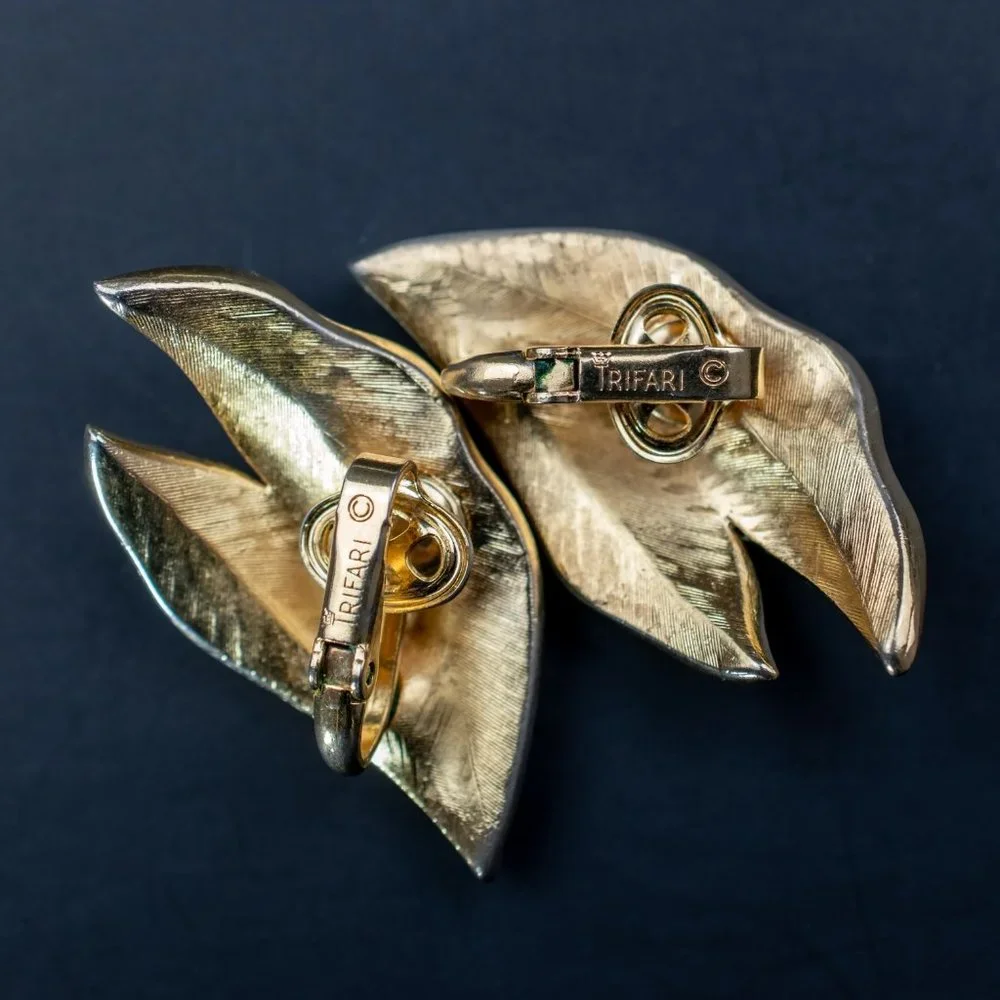 Vintage gold leaf earrings clip on, signed Crown Trifari leaves jewelry
